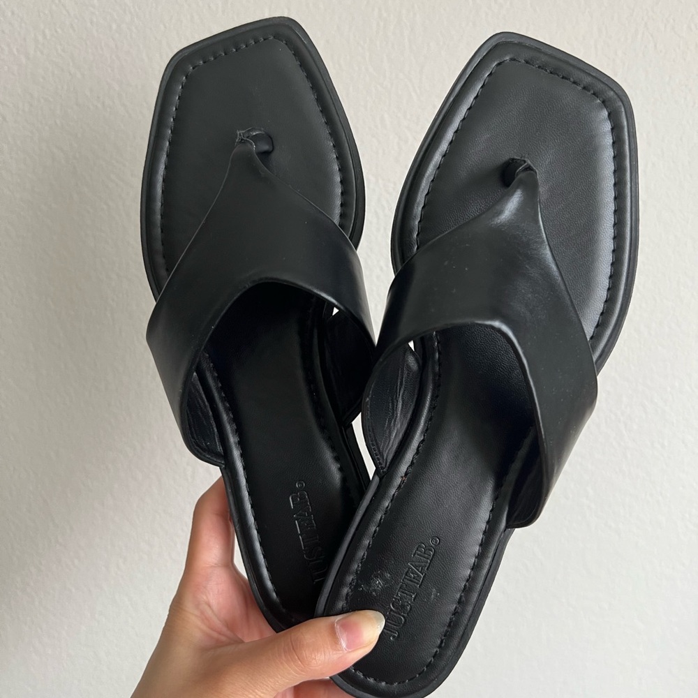 EUC Justfab black sandals